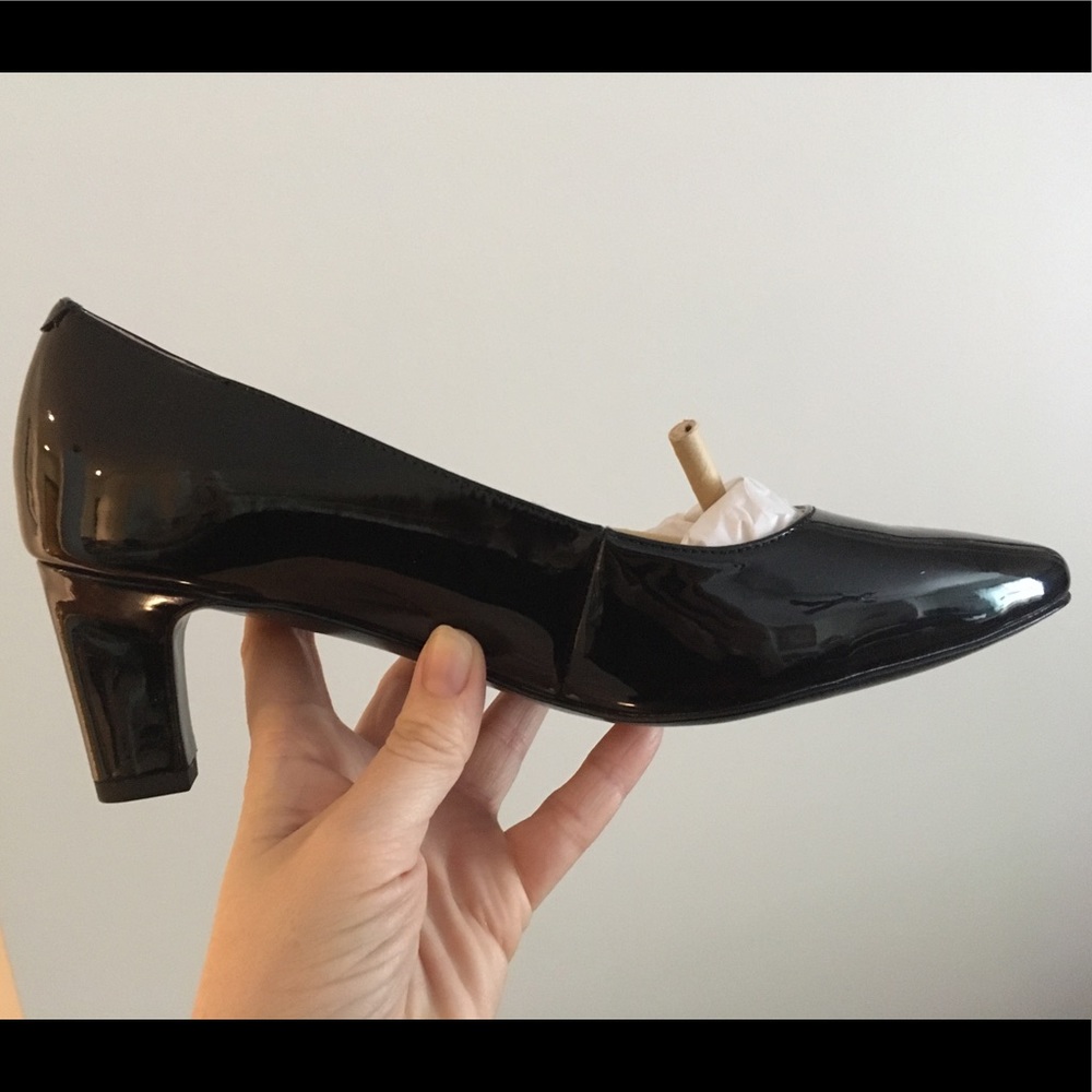 Vionic patent leather heels